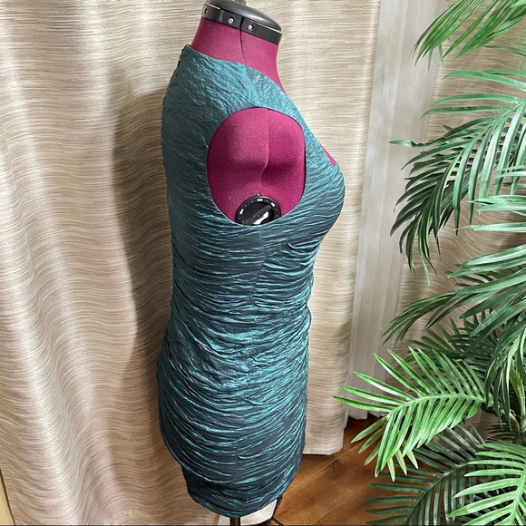 Le chateau teal green semi formal dress. Ruffle bodycon midi dress. - Picture 2 of 12